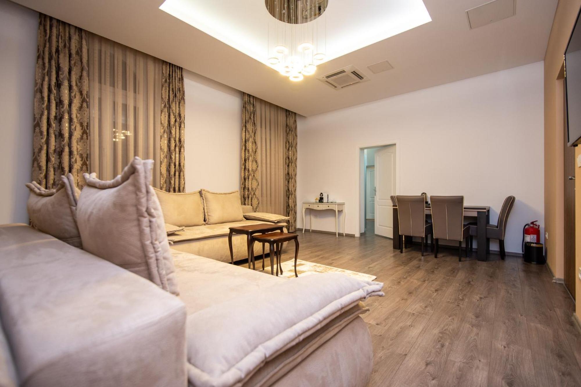 Main Street Suites Sarajevo Bagian luar foto
